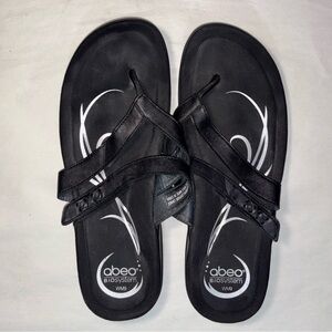 Abeo Women's Size 9 Black Leather Thong Sandals Supportive and Cushioned footbed